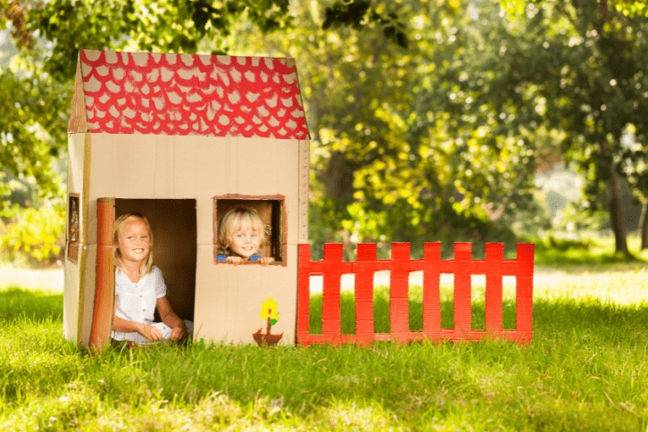 activité actualités Construire une cabane avec les enfants une activité nature signée Family Kids-min